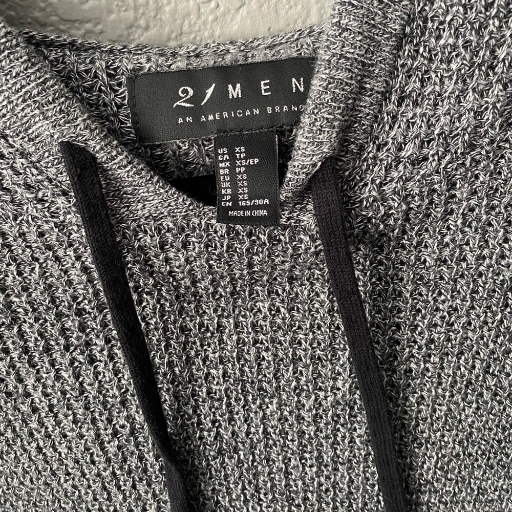 Sweater - Picture 3 of 3